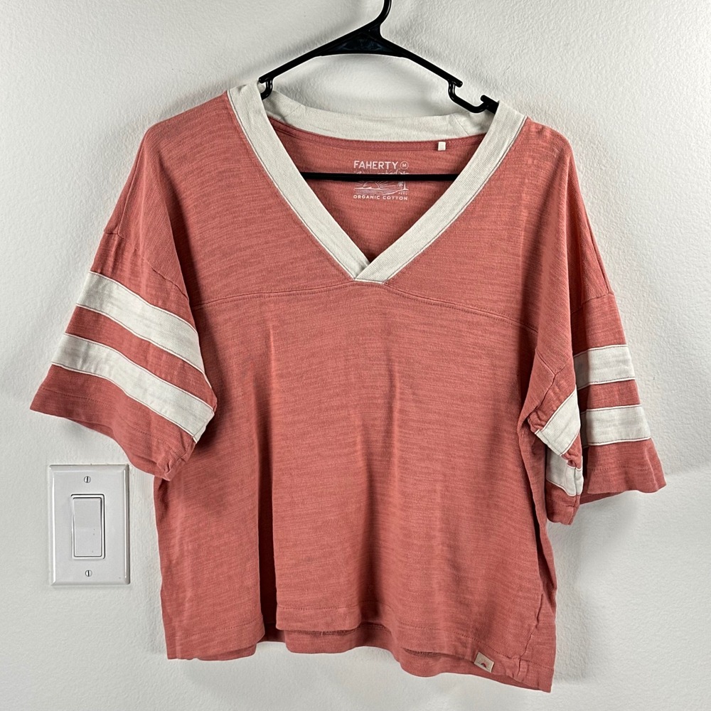Faherty Sunwashed Organic Cotton V-Neck Top Womens Casual Size Medium Pink - Picture 2 of 11